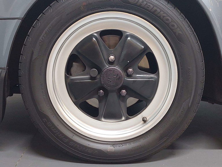 Porsche 911 Carrera 3.2 (US)