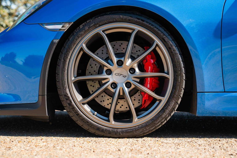 Porsche 981 Cayman GT4