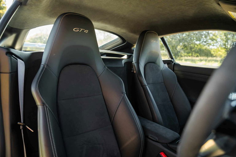 Porsche 981 Cayman GT4