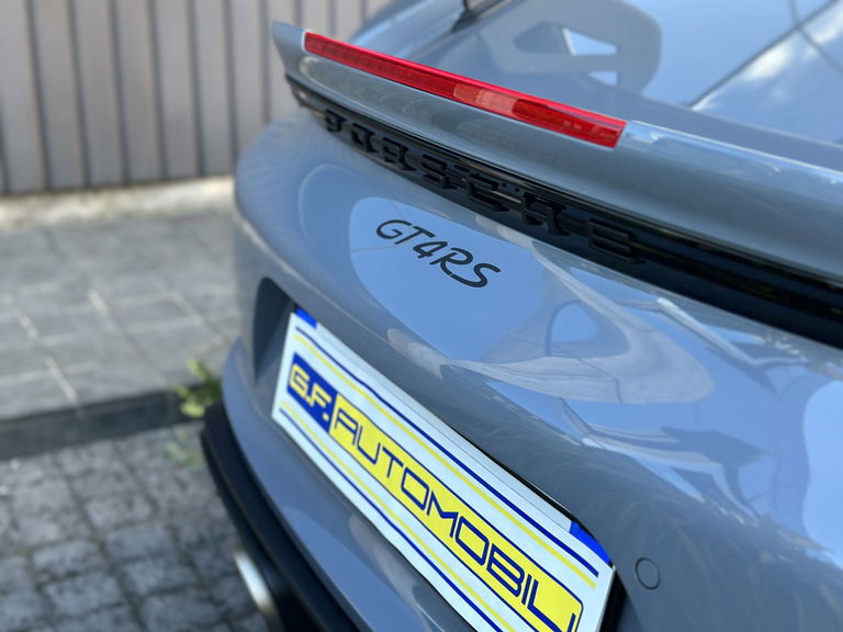 Porsche 718 Cayman GT4 RS