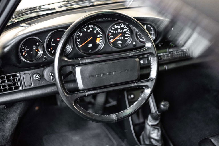 Porsche 911 Carrera 3.2