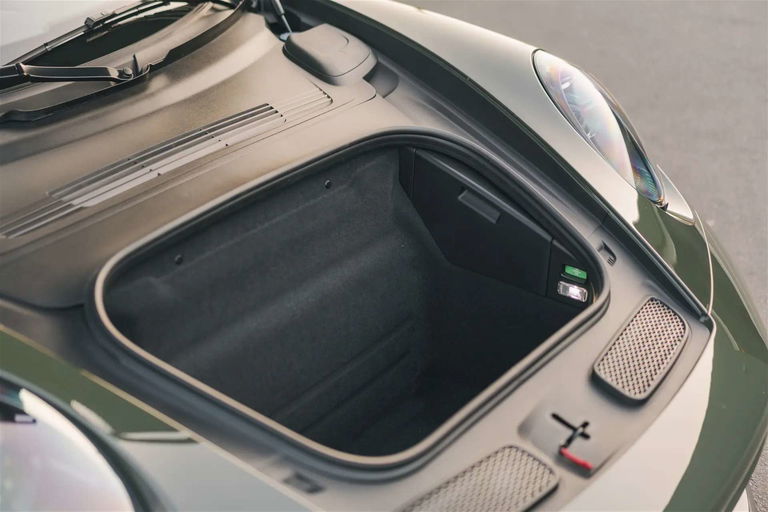 Porsche 992 GT3 Touring