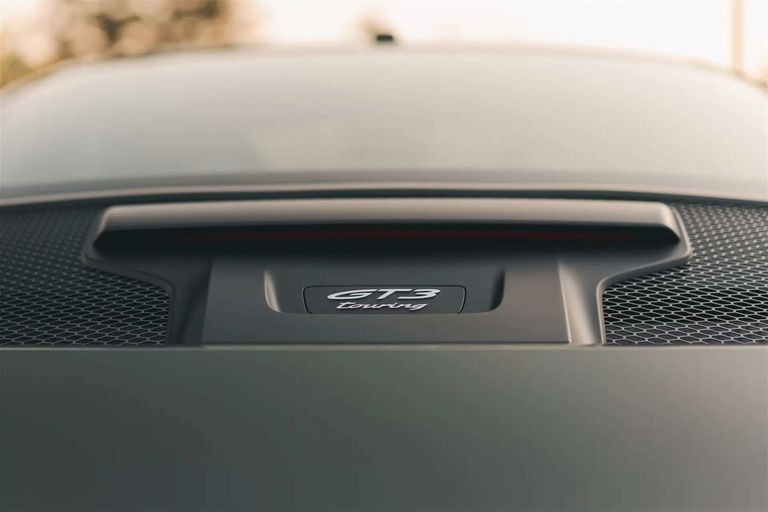 Porsche 992 GT3 Touring