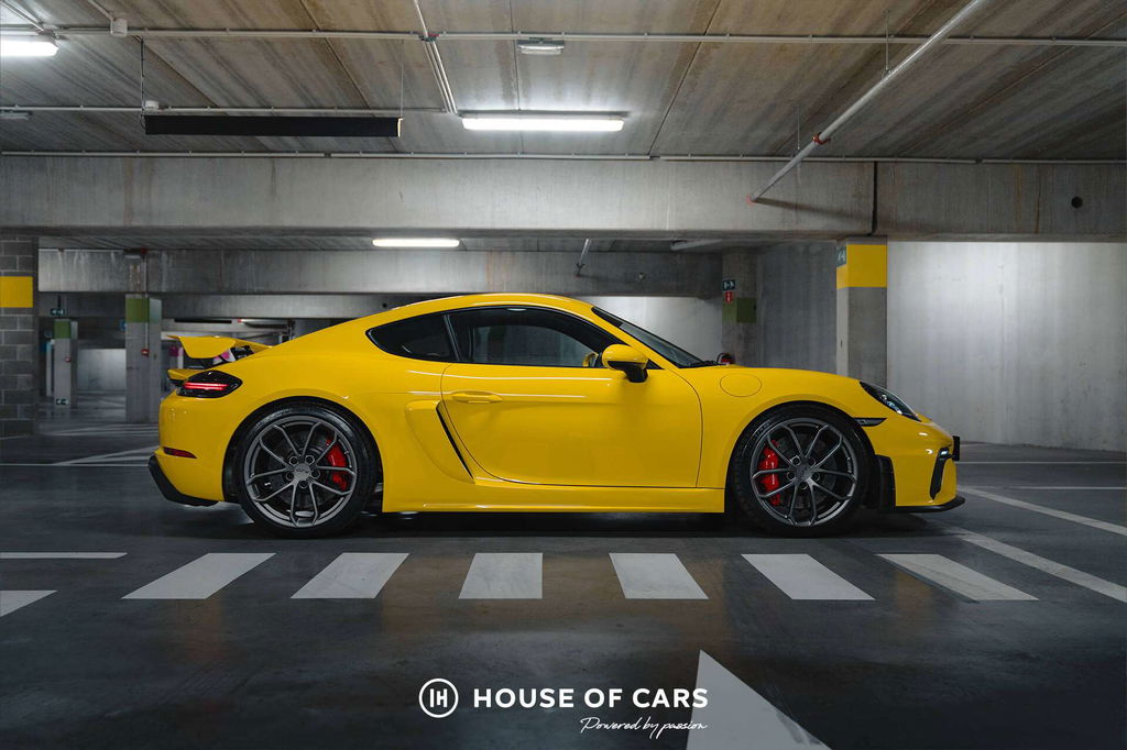 Porsche 718 Cayman GT4