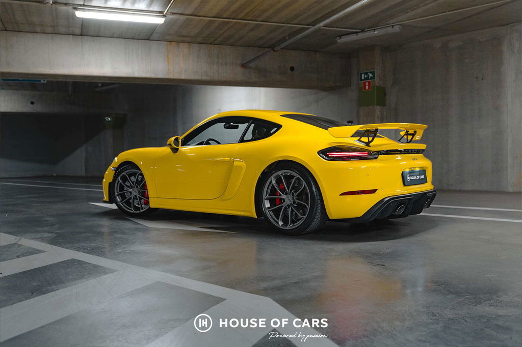 Porsche 718 Cayman GT4