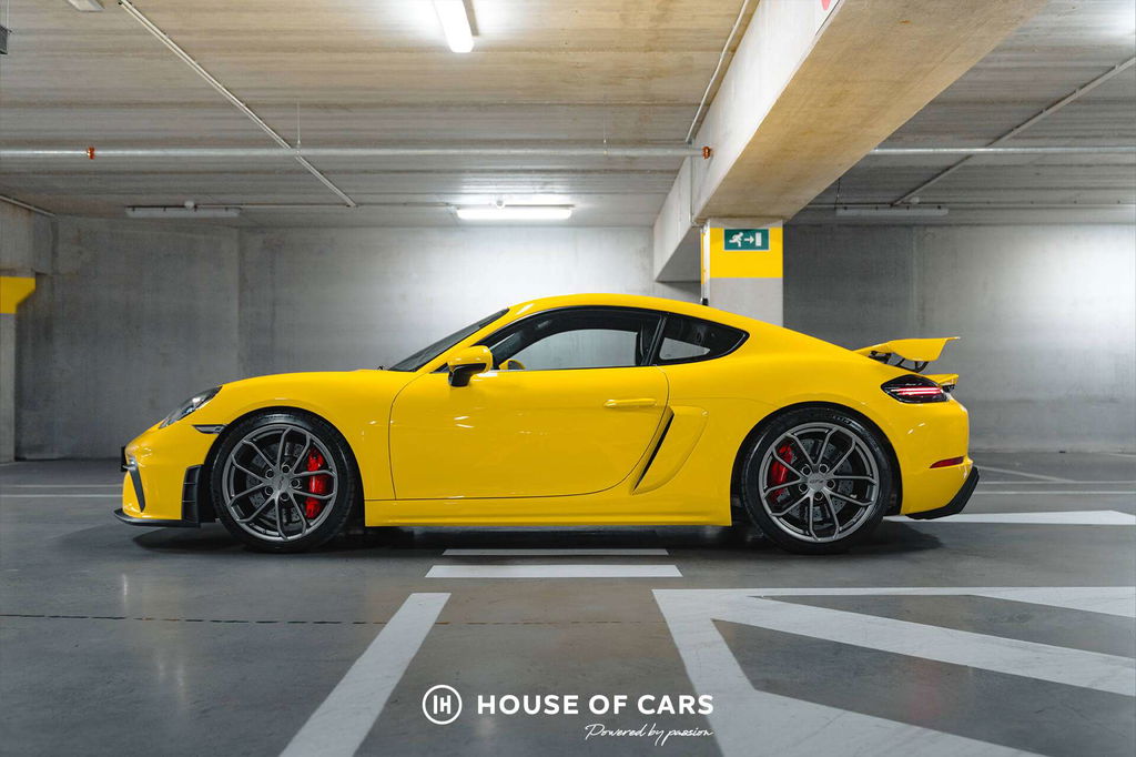 Porsche 718 Cayman GT4