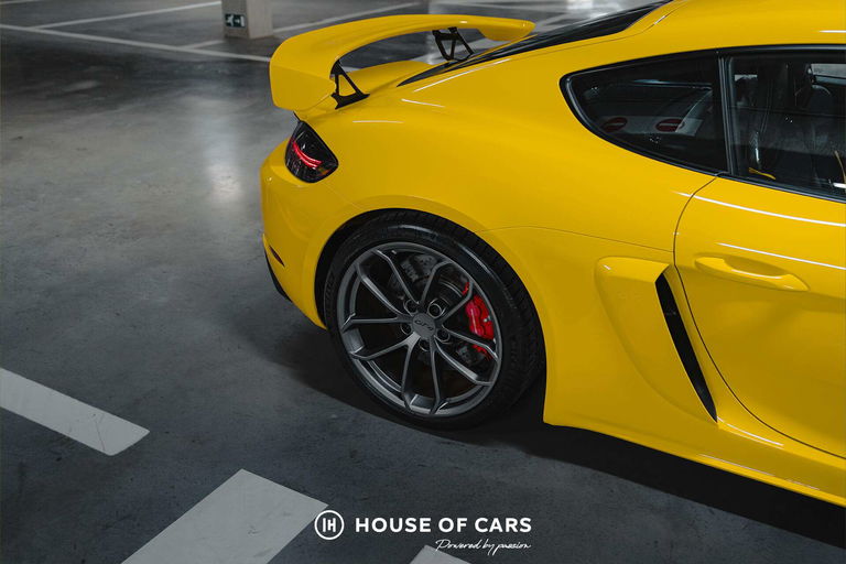 Porsche 718 Cayman GT4
