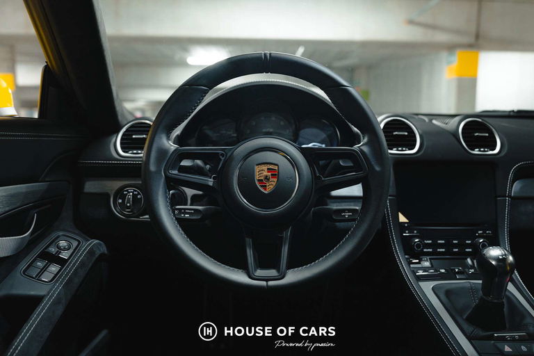 Porsche 718 Cayman GT4