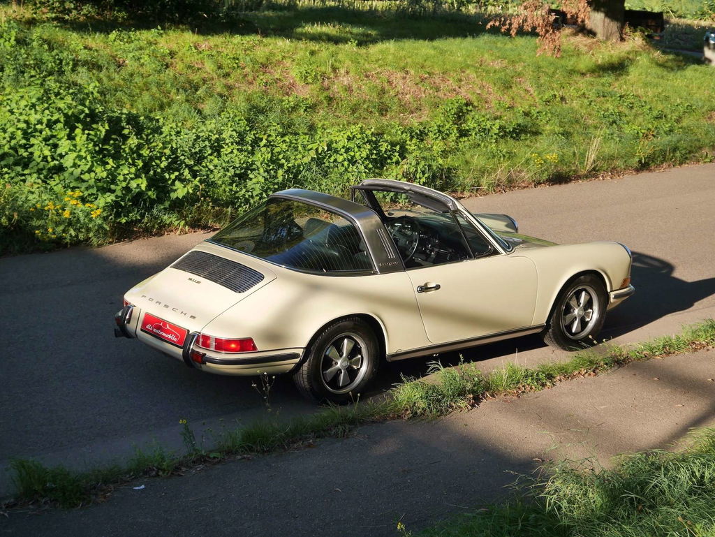 Porsche 911 E