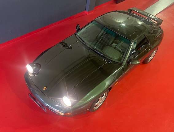 Porsche 928 GTS