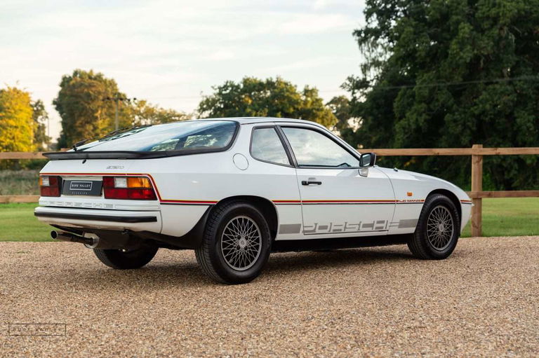 Porsche 924