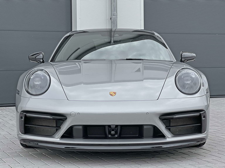 Porsche 992 Carrera 4 GTS