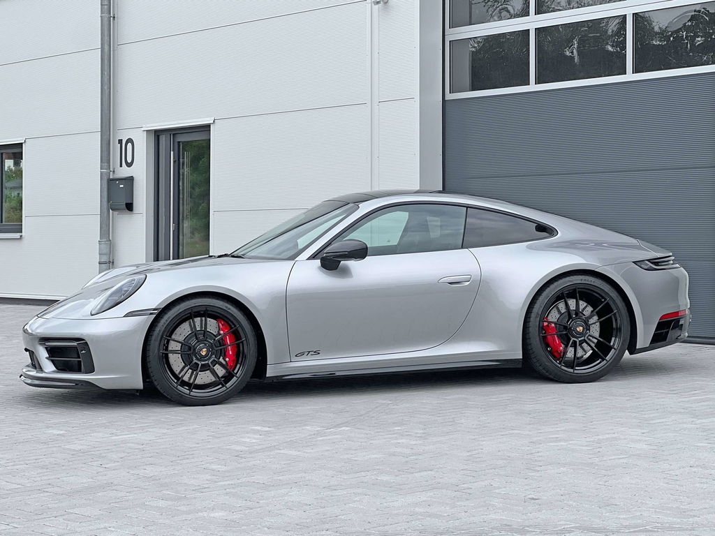 Porsche 992 Carrera 4 GTS