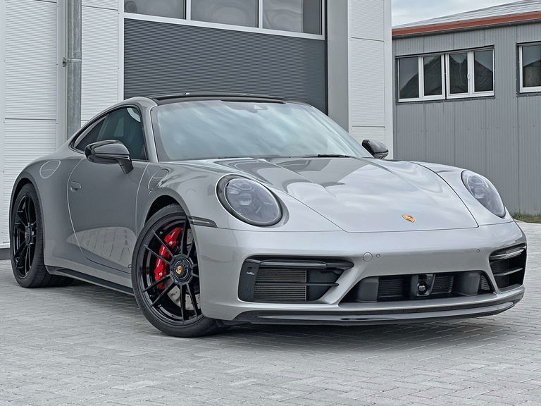 Porsche 992 Carrera 4 GTS