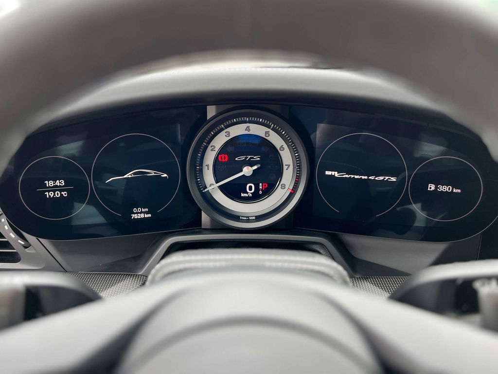 Porsche 992 Carrera 4 GTS