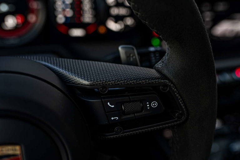 Porsche 992 Carrera 4 GTS