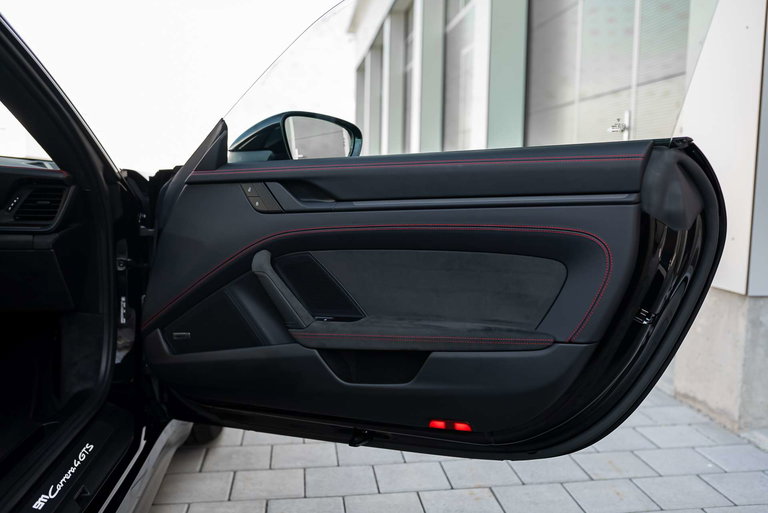 Porsche 992 Carrera 4 GTS