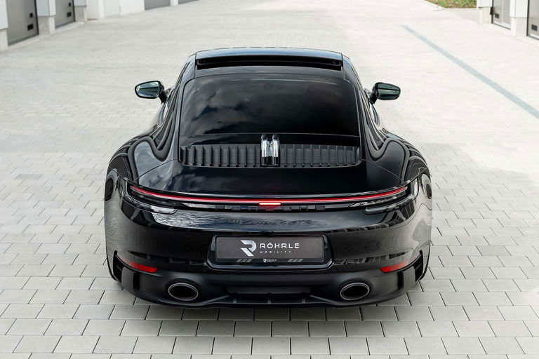 Porsche 992 Carrera 4 GTS
