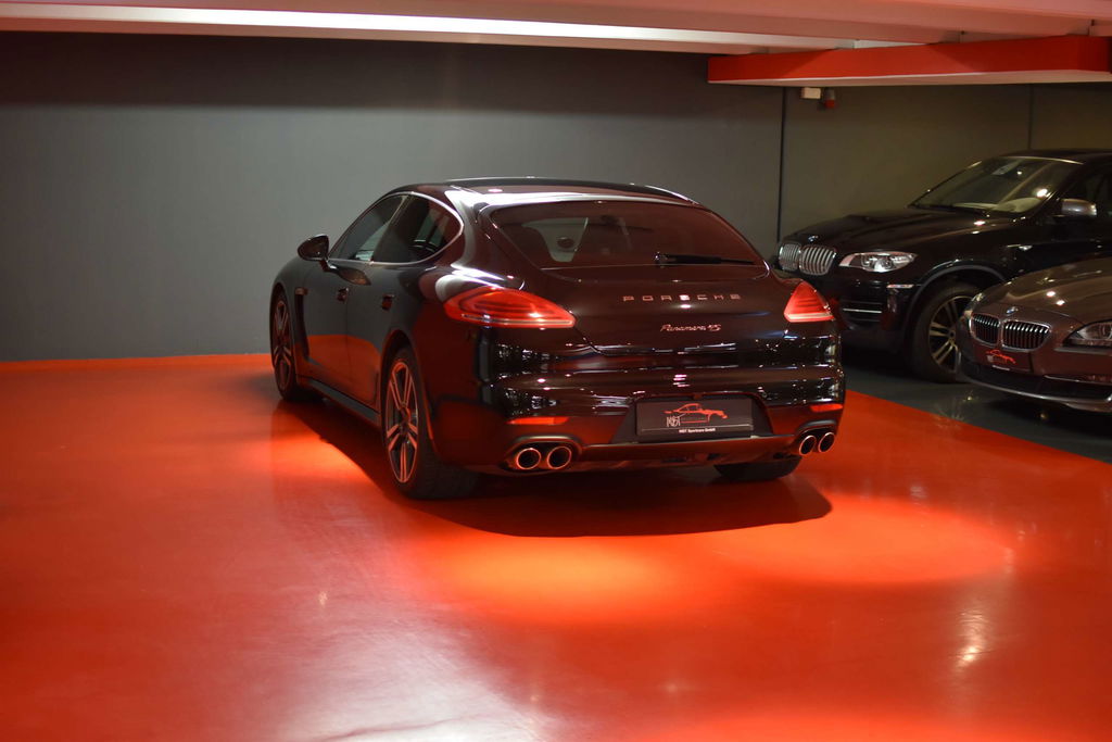 Porsche Panamera 4S