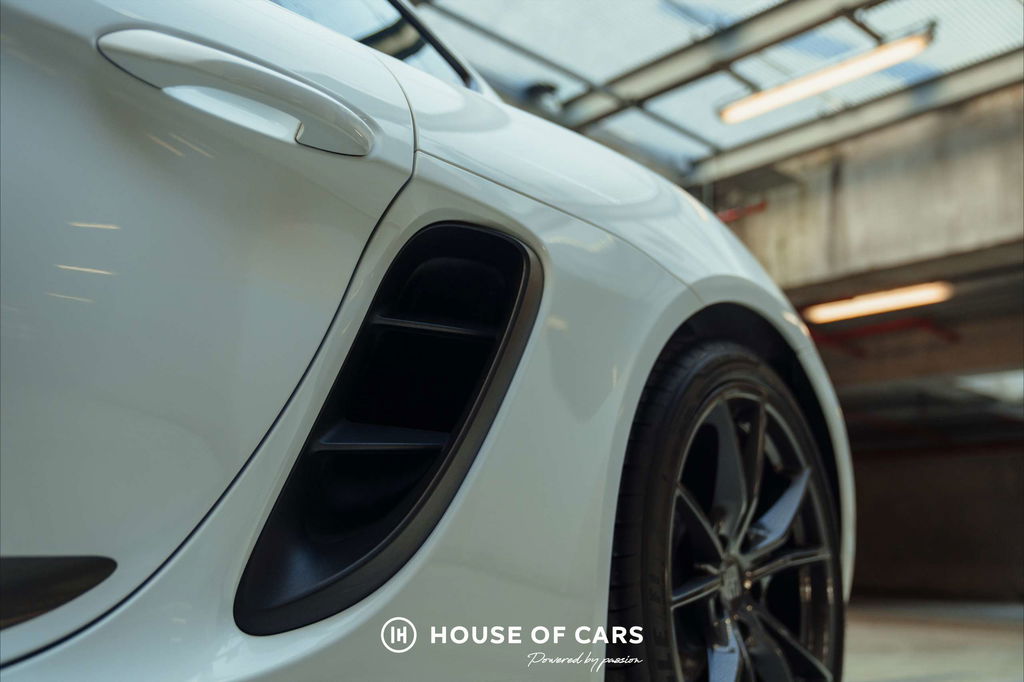 Porsche 718 Cayman T