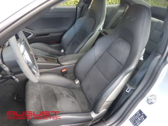 Porsche 991 Carrera GTS