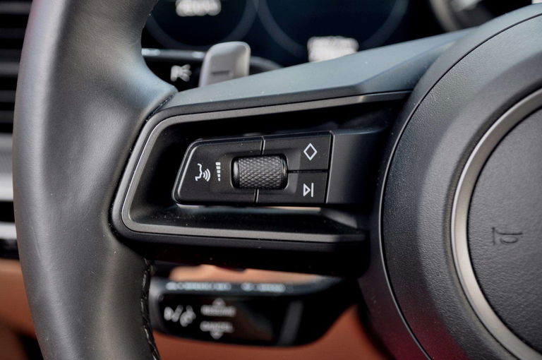 Porsche 992 Carrera 4