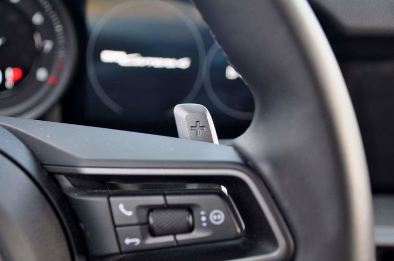 Porsche 992 Carrera 4