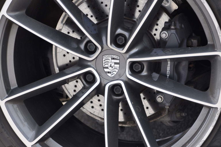 Porsche 992 Carrera 4