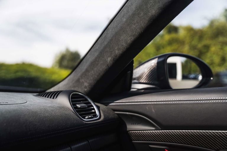 Porsche 718 Cayman GT4 RS
