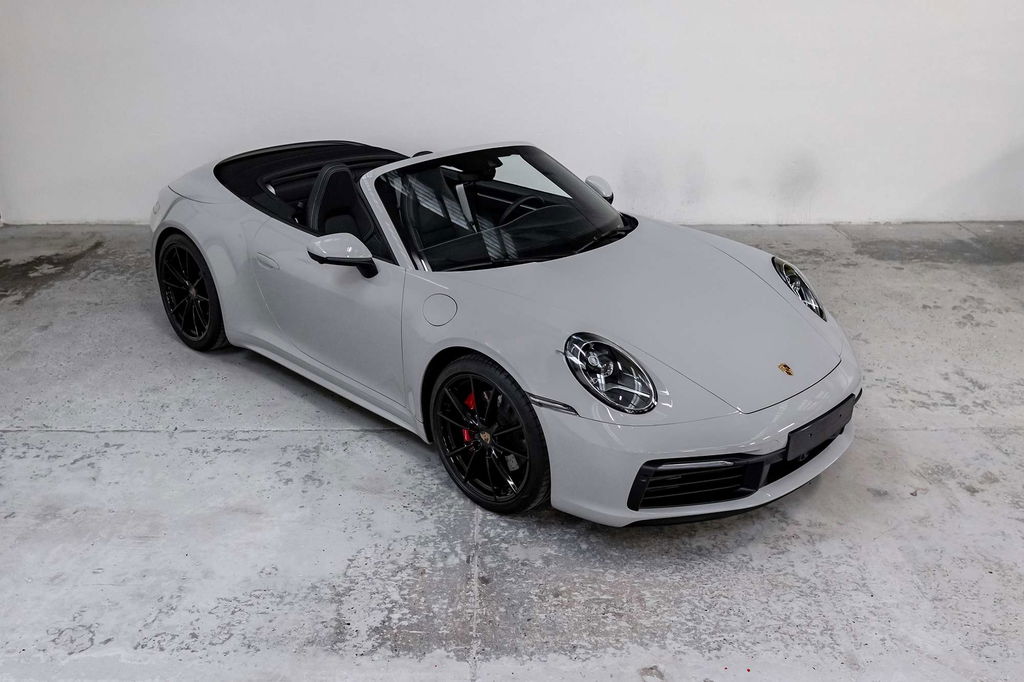 Porsche 992 Carrera 4S
