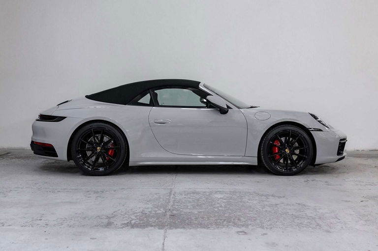 Porsche 992 Carrera 4S