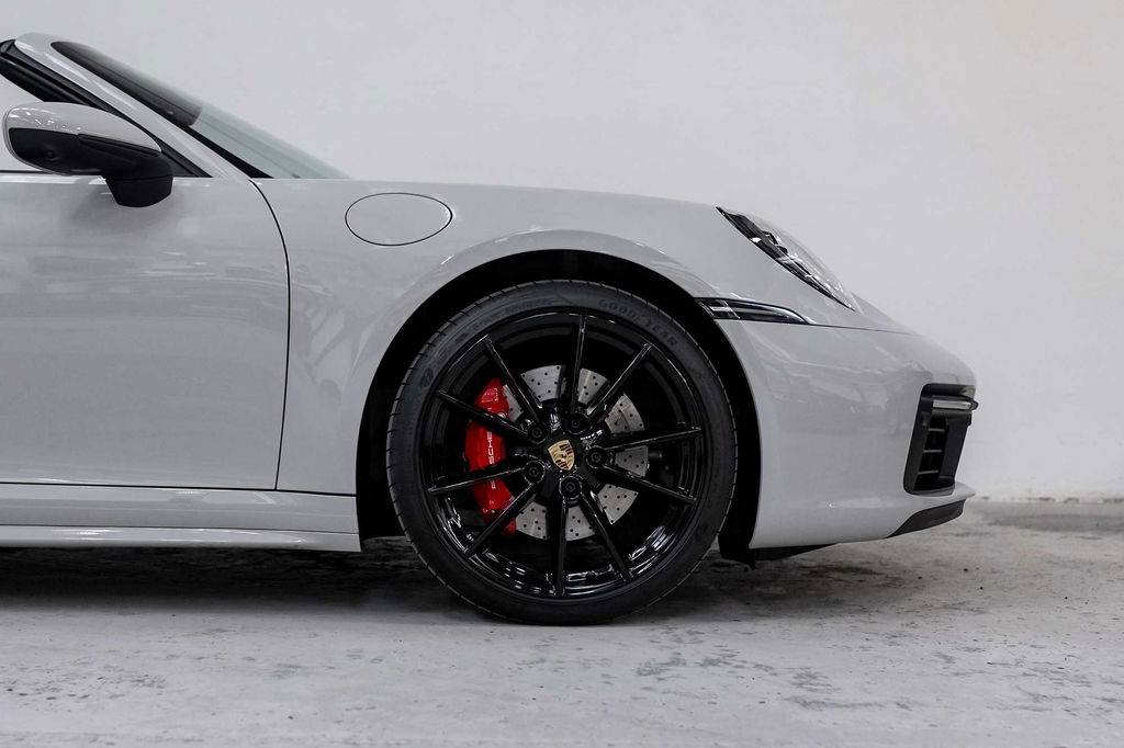 Porsche 992 Carrera 4S