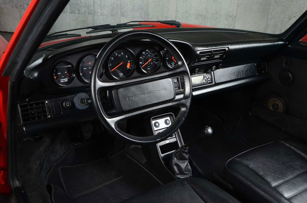 Porsche 911 Carrera 3.2