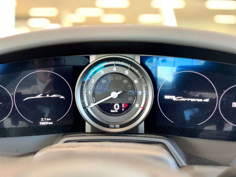 Porsche 992 Carrera 4