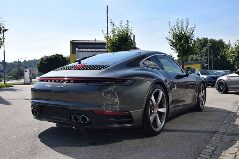 Porsche 992 Carrera 4S