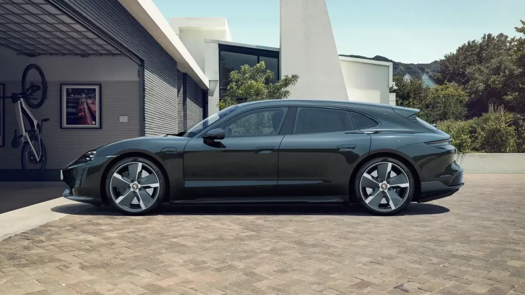 Porsche Taycan Turbo S Sport Turismo