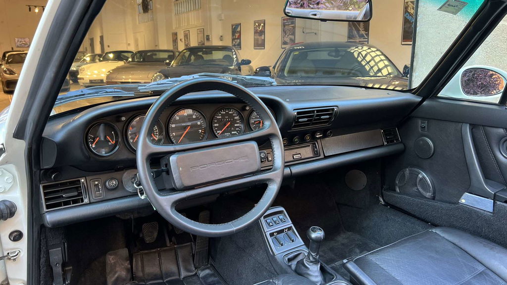 Porsche 964 Carrera 4