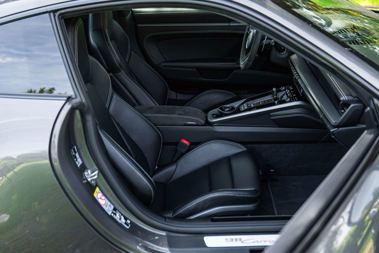 Porsche 992 Carrera 4S