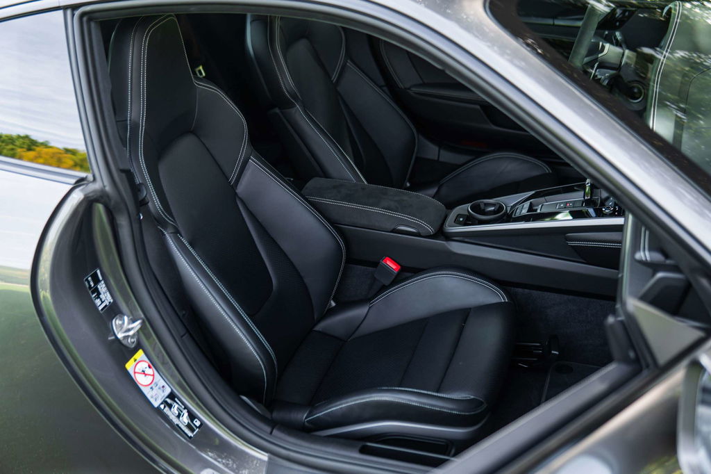 Porsche 992 Carrera 4S