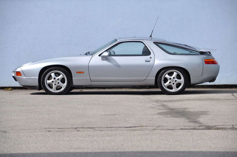 Porsche 928 GTS