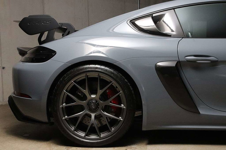 Porsche 718 Cayman GT4 RS