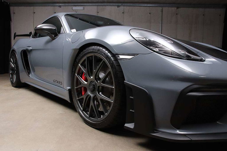Porsche 718 Cayman GT4 RS
