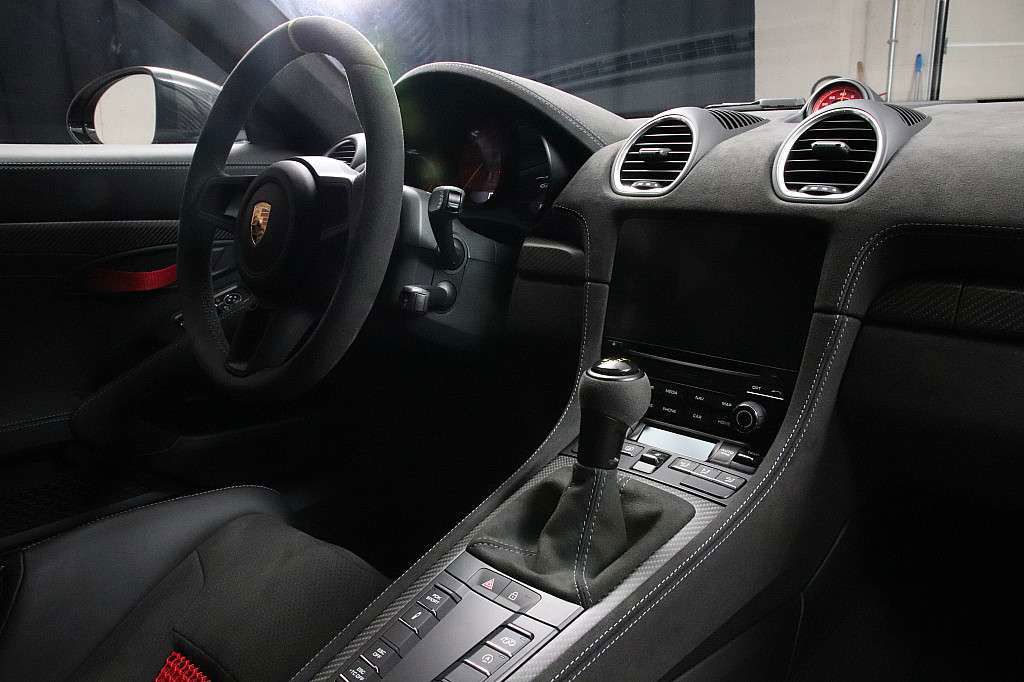 Porsche 718 Cayman GT4 RS