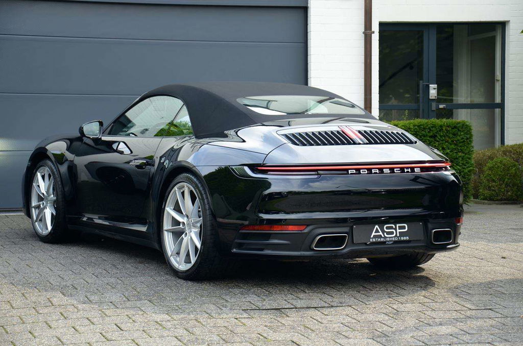 Porsche 992 Carrera