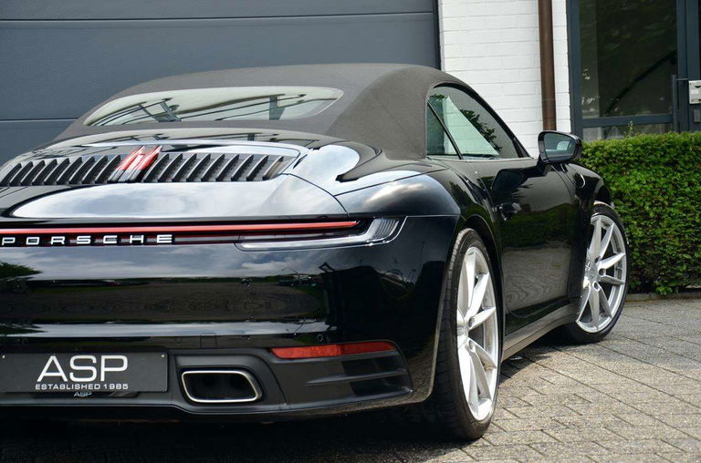 Porsche 992 Carrera