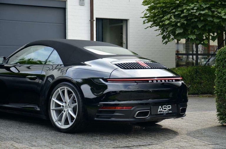 Porsche 992 Carrera