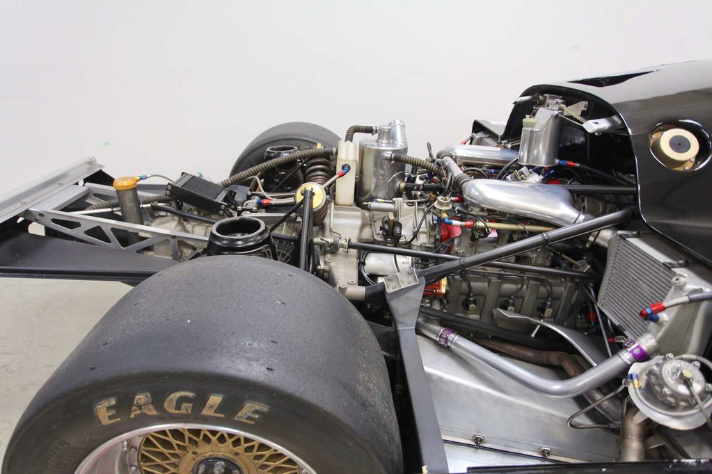 Type 956 Loading Porsche 956 1983 - elferspot.com - Marktplatz für Porsche Sportwagen