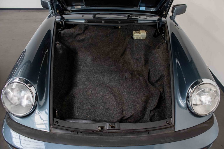 Porsche 911 Carrera 3.2 (US)