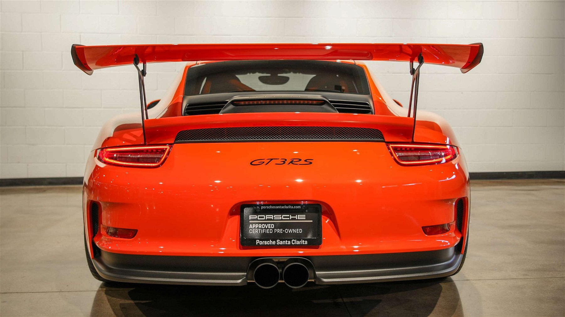 What are the Available Features of the 2023 Porsche 911 GT3 RS? [VIDEO] -  Porsche Santa Clarita