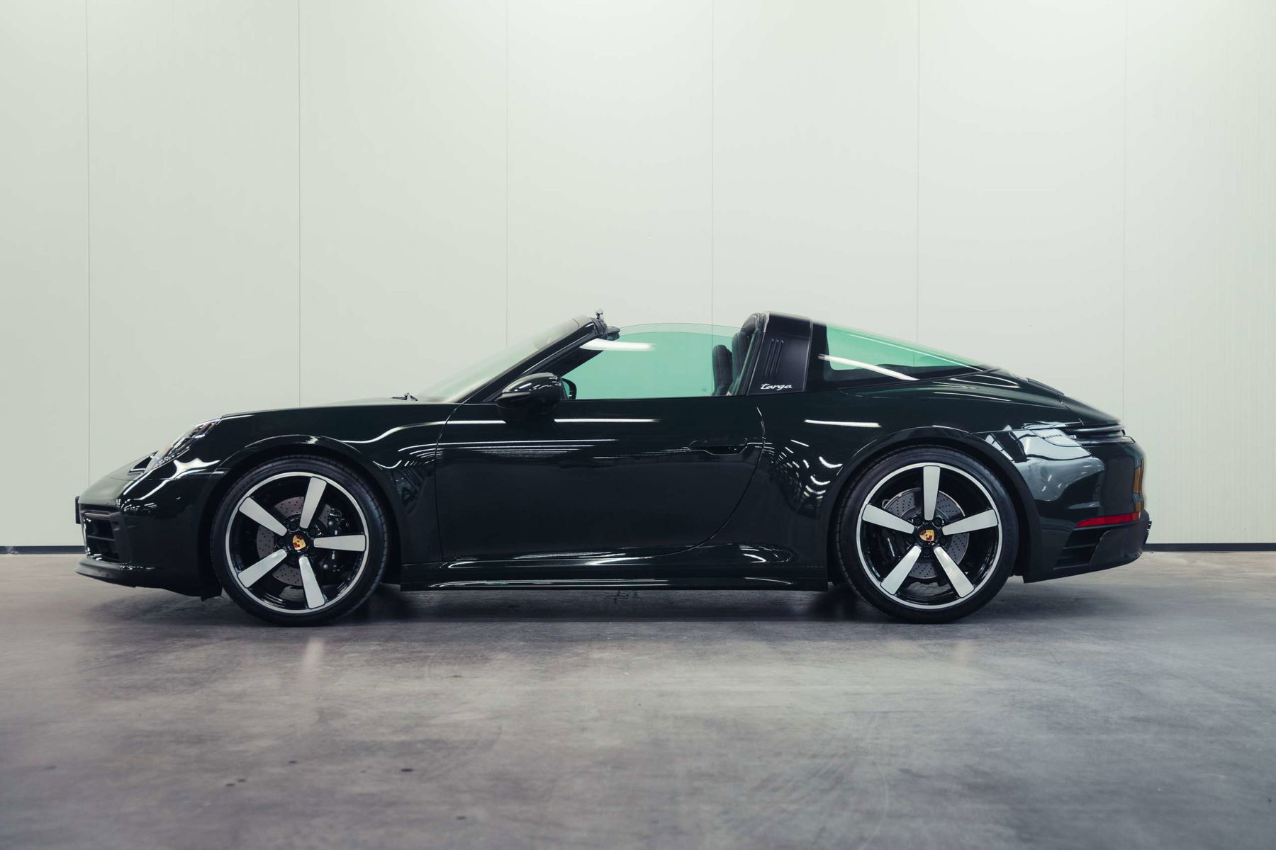 ティーズ ページ33 Porsche 992 Targa 4S 2022 - elferspot.com - Marketplace for
